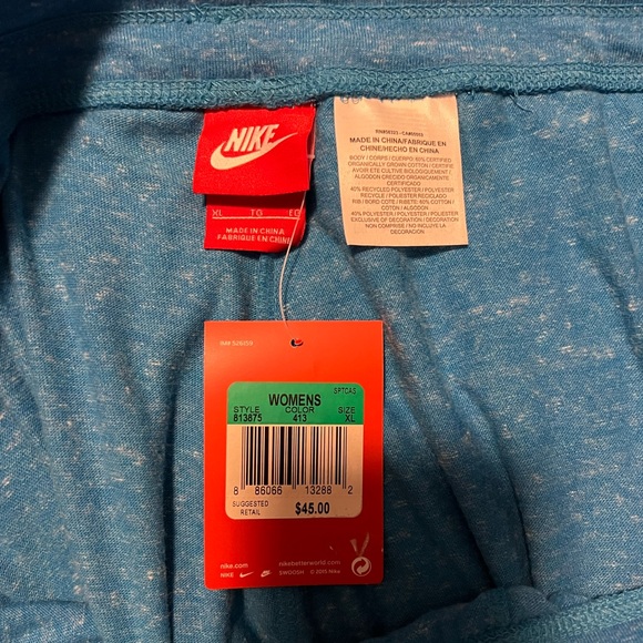 Nike Women’s Set XL zip up hoodie with Capri bottoms matching set - Picture 6 of 7
